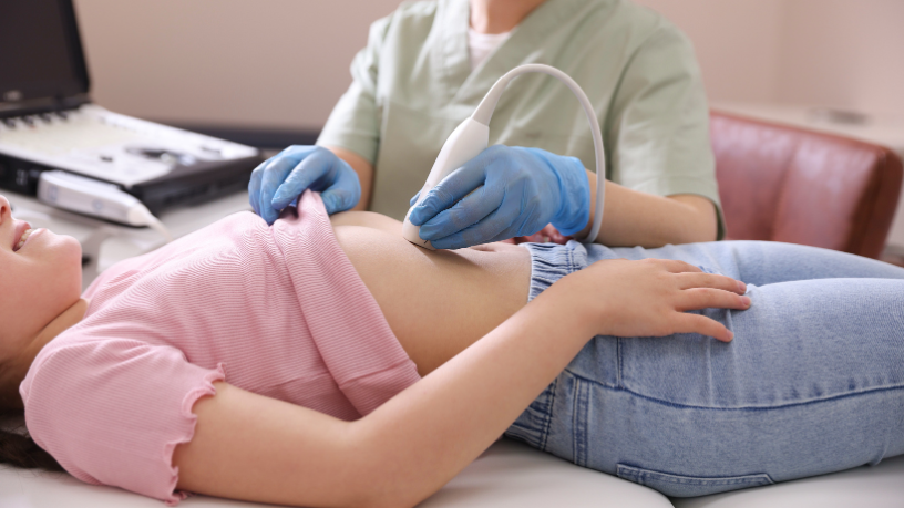 Dra. Thaline Neves mostra como o ultrassom abdominal pode revelar informações essenciais sobre a sua saúde.