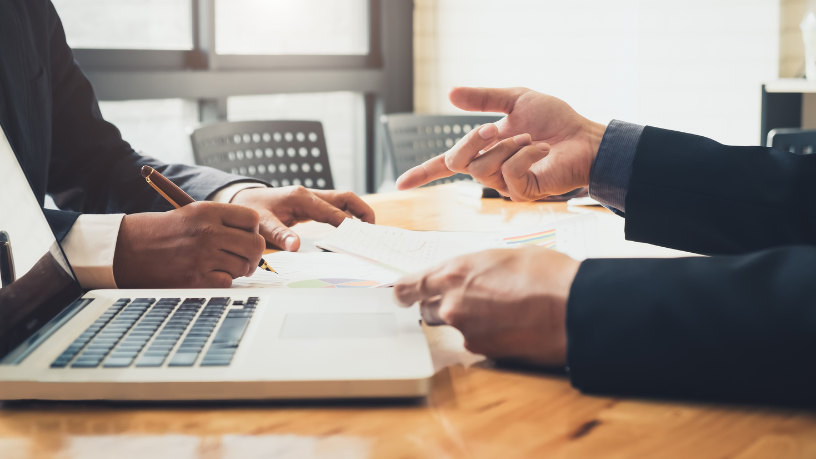 A IA só gera valor quando integrada a um ecossistema tecnológico coeso, como ressalta Andre de Barros Faria.