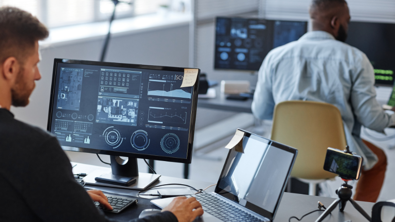 O excesso de ferramentas desconectadas compromete a eficiência nas empresas modernas, afirma Andre de Barros Faria.