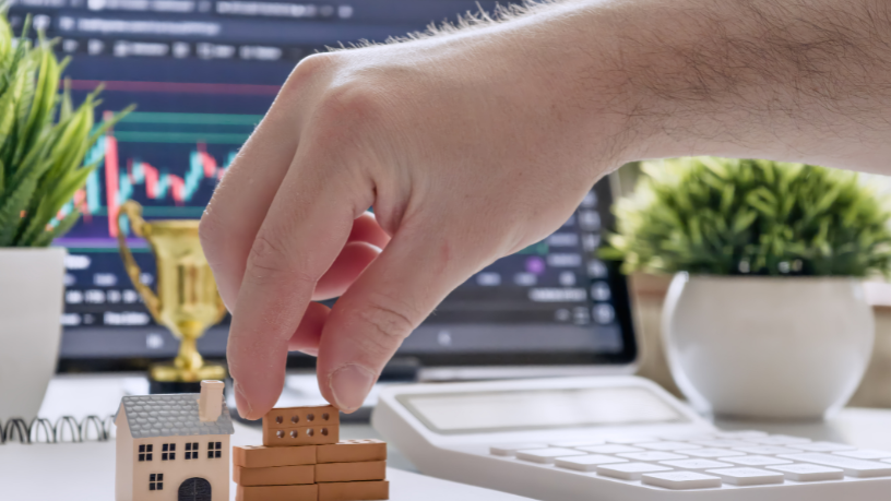 As tendências construtivas priorizam conforto e eficiência para atender às novas demandas do mercado imobiliário. Alex Nabuco Dos Santos analisa esse movimento.