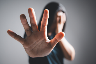 Presidente de Câmara Municipal afastado no Mato Grosso expõe crise política e debate sobre violência doméstica