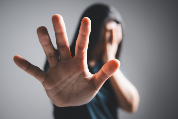 Presidente de Câmara Municipal afastado no Mato Grosso expõe crise política e debate sobre violência doméstica